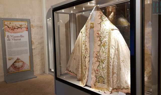 Altamura, il "mantello di Murat": donato dal re, appartenne a una donna misteriosa